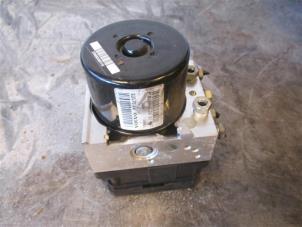 Gebruikte ABS Pomp Volvo V40 Cross Country (MZ) 2.0 D3 20V Prijs op aanvraag aangeboden door Autohandel-Smet Gebroeders NV