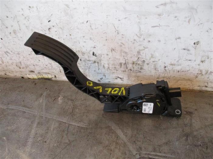 Gebruikte Sensor Gaspedaalpositie Volvo V40 Cross Country (MZ) 2.0 D3 20V Prijs op aanvraag aangeboden door Autohandel-Smet Gebroeders NV
