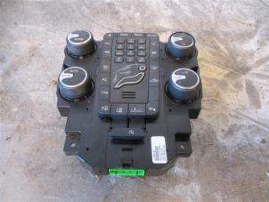 Gebruikte Regelunit Multi Media Volvo V40 Cross Country (MZ) 2.0 D3 20V Prijs op aanvraag aangeboden door Autohandel-Smet Gebroeders NV