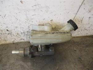 Gebruikte Hoofdremcilinder Ford Transit 2.4 TDdi 16V 330L Prijs op aanvraag aangeboden door Autohandel-Smet Gebroeders NV