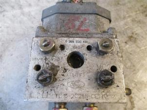 Gebruikte ABS Pomp Ford Transit 2.4 TDdi 16V 330L Prijs op aanvraag aangeboden door Autohandel-Smet Gebroeders NV