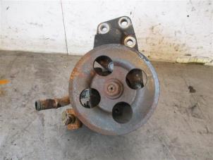 Gebruikte Servopomp Nissan Navara (D40) 3.0 dCi V6 24V DPF 4x4 Prijs op aanvraag aangeboden door Autohandel-Smet Gebroeders NV