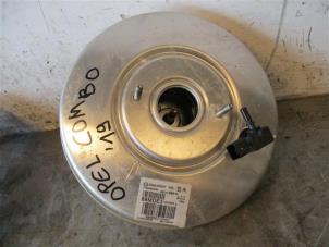 Gebruikte Rembooster Renault Koleos II (RZGH) 1.7 Blue dCi 150 Prijs op aanvraag aangeboden door Autohandel-Smet Gebroeders NV