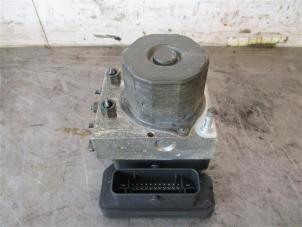 Gebruikte ABS Pomp Renault Koleos II (RZGH) 1.7 Blue dCi 150 Prijs op aanvraag aangeboden door Autohandel-Smet Gebroeders NV