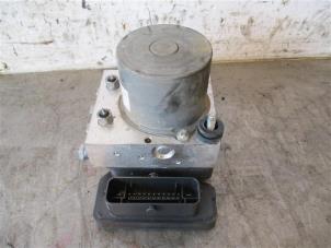 Gebruikte ABS Pomp Citroen C3 (SX/SW) 1.5 Blue HDi 100 16V Prijs op aanvraag aangeboden door Autohandel-Smet Gebroeders NV