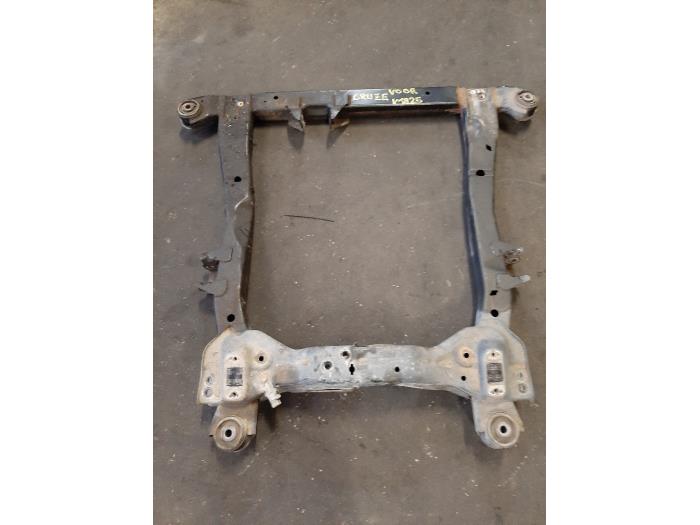 Gebruikte Subframe Chevrolet Cruze SW 1.7 D 110 Prijs op aanvraag aangeboden door Autohandel-Smet Gebroeders NV
