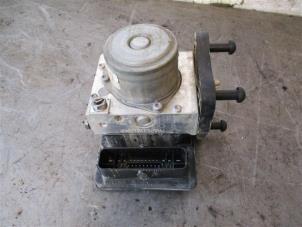 Gebruikte ABS Pomp Mercedes E (W213) E-200d 2.0 Turbo 16V Prijs op aanvraag aangeboden door Autohandel-Smet Gebroeders NV