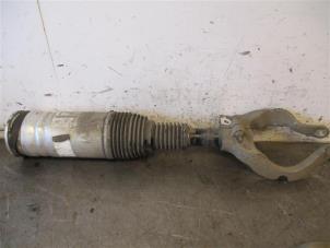 Gebruikte Schokbreker rechts-voor Landrover Range Rover Sport (LW) 3.0 TDV6 Prijs op aanvraag aangeboden door Autohandel-Smet Gebroeders NV