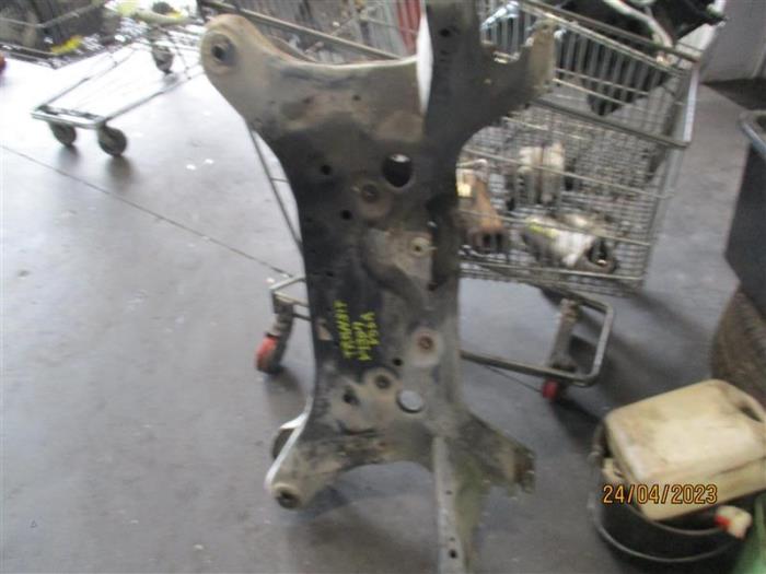 Gebruikte Subframe Ford Transit 2.0 TDCi 16V Eco Blue 170 Prijs op aanvraag aangeboden door Autohandel-Smet Gebroeders NV