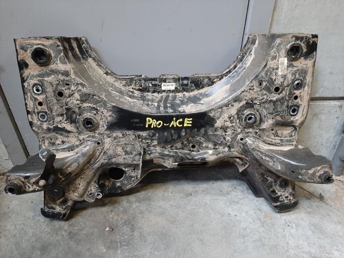 Gebruikte Subframe Toyota ProAce Verso 2.0 D-4D 122 16V Prijs op aanvraag aangeboden door Autohandel-Smet Gebroeders NV