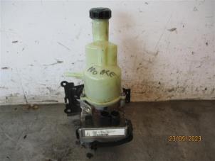 Gebruikte Servopomp Toyota ProAce Verso 2.0 D-4D 122 16V Prijs op aanvraag aangeboden door Autohandel-Smet Gebroeders NV