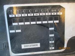 Gebruikte Luchtfilterhuis Opel Movano 2.3 CDTi 16V RWD Prijs op aanvraag aangeboden door Autohandel-Smet Gebroeders NV