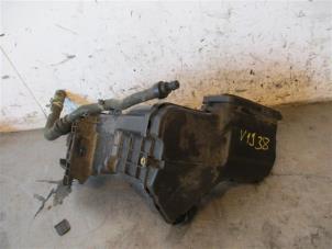 Gebruikte Luchtfilterhuis DS Automobiles DS 7 Crossback 1.6 16V E-Tense 4x4 Prijs op aanvraag aangeboden door Autohandel-Smet Gebroeders NV