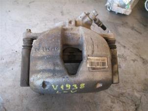 Gebruikte Remklauw (Tang) links-voor DS Automobiles DS 7 Crossback 1.6 16V E-Tense 4x4 Prijs op aanvraag aangeboden door Autohandel-Smet Gebroeders NV