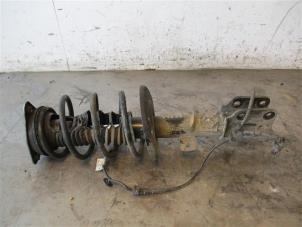 Gebruikte Schokbreker rechts-voor DS Automobiles DS 7 Crossback 1.6 16V E-Tense 4x4 Prijs op aanvraag aangeboden door Autohandel-Smet Gebroeders NV