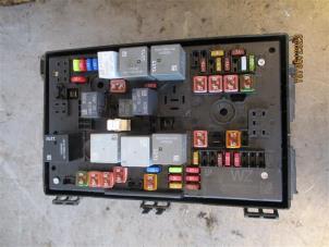 Gebruikte Zekeringkast Opel Astra J Sports Tourer (PD8/PE8/PF8) 1.4 16V ecoFLEX Prijs op aanvraag aangeboden door Autohandel-Smet Gebroeders NV