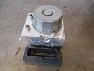 Gebruikte ABS Pomp Renault Clio IV (5R) 0.9 Energy TCE 75 12V Prijs op aanvraag aangeboden door Autohandel-Smet Gebroeders NV