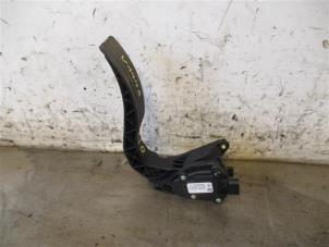 Gebruikte Gaspedaalpositie Sensor Renault Clio IV (5R) 0.9 Energy TCE 75 12V Prijs op aanvraag aangeboden door Autohandel-Smet Gebroeders NV