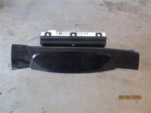 Gebruikte Display Interieur Honda Civic (FK/FN) 1.4 i-Dsi Prijs op aanvraag aangeboden door Autohandel-Smet Gebroeders NV