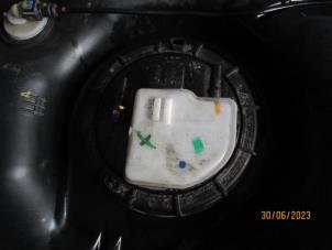 Gebruikte Tank element Pomp Peugeot 2008 (CU) 1.6 BlueHDi 120 Prijs op aanvraag aangeboden door Autohandel-Smet Gebroeders NV