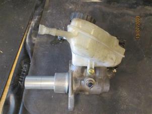 Gebruikte Hoofdremcilinder Mercedes C (W205) C-180 1.6 CDI BlueTEC, C-180 d 16V Prijs op aanvraag aangeboden door Autohandel-Smet Gebroeders NV