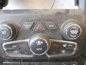Gebruikte Airco bedieningspaneel Dodge 1500 Crew Cab (DS/DJ/D2) 5.7 Hemi V8 4x4 Prijs op aanvraag aangeboden door Autohandel-Smet Gebroeders NV