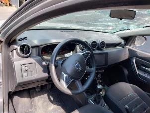 Gebruikte Airbag set + dashboard Dacia Duster (SR) 1.0 TCE 12V LPG Prijs op aanvraag aangeboden door Autohandel-Smet Gebroeders NV