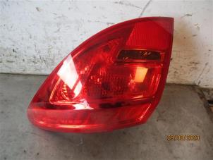 Gebruikte Achterlicht rechts Opel Meriva Prijs op aanvraag aangeboden door Autohandel-Smet Gebroeders NV