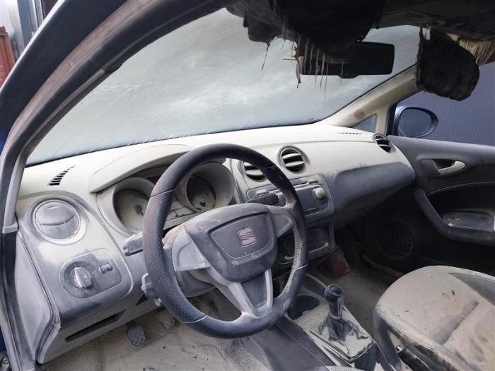 Airbag set + dashboard van een Seat Ibiza IV SC (6J1) 1.6 TDI 105 2011