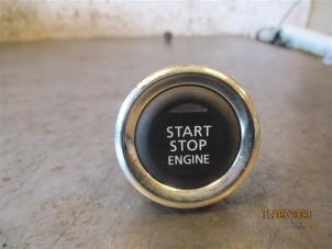 Gebruikte Start/Stop schakelaar Mitsubishi Outlander (GF/GG) 2.2 DI-D 16V Clear Tec 4x4 Prijs op aanvraag aangeboden door Autohandel-Smet Gebroeders NV