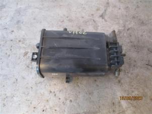 Gebruikte Koolstoffilter Kia Stonic (YB) 1.4 MPI 16V Prijs op aanvraag aangeboden door Autohandel-Smet Gebroeders NV