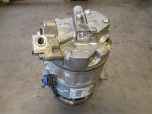 Gebruikte Aircopomp Renault Trafic (1FL/2FL/3FL/4FL) 2.0 dCi 16V 130 Prijs op aanvraag aangeboden door Autohandel-Smet Gebroeders NV