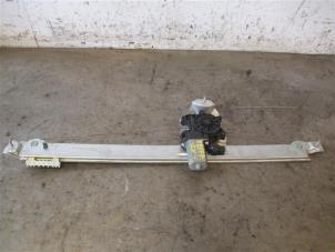 Gebruikte Motor electrisch raam Renault Trafic (1FL/2FL/3FL/4FL) 2.0 dCi 16V 130 Prijs op aanvraag aangeboden door Autohandel-Smet Gebroeders NV