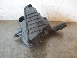 Gebruikte Luchtfilterhuis Renault Megane III Grandtour (KZ) 1.2 16V TCE 115 Prijs op aanvraag aangeboden door Autohandel-Smet Gebroeders NV