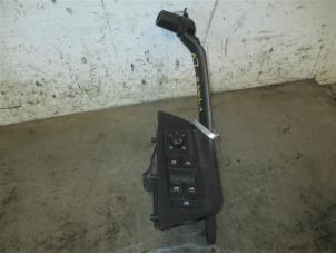 Gebruikte Elektrisch Raam Schakelaar Volkswagen Passat (3G2) 1.6 TDI 16V Prijs op aanvraag aangeboden door Autohandel-Smet Gebroeders NV