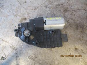 Gebruikte Raammotor Portier Nissan Qashqai (J11) 1.3 DIG-T 140 16V Prijs op aanvraag aangeboden door Autohandel-Smet Gebroeders NV