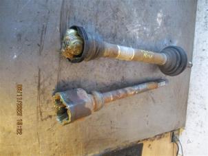 Gebruikte Aandrijfas rechts-voor Peugeot 5008 I (0A/0E) 1.6 HDiF 16V Prijs op aanvraag aangeboden door Autohandel-Smet Gebroeders NV