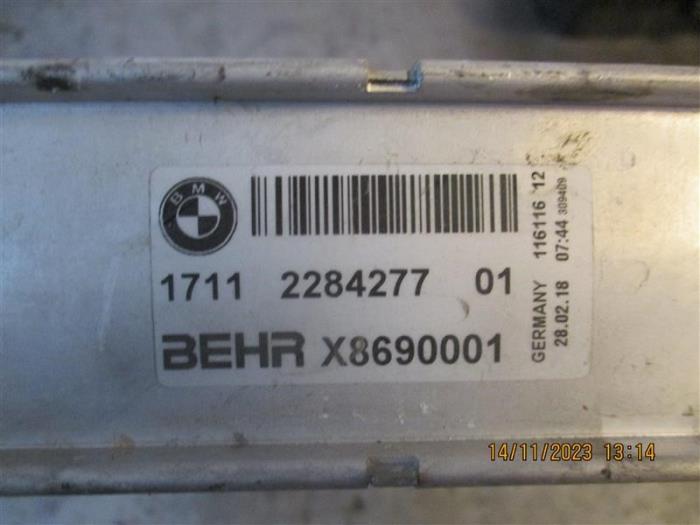 Radiateur van een BMW M5 (F10) M5 4.4 V8 32V TwinPower Turbo 2013