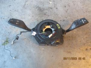 Gebruikte Combischakelaar Stuurkolom BMW 1 serie (F20) 116i 1.5 12V Prijs op aanvraag aangeboden door Autohandel-Smet Gebroeders NV