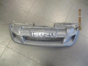 Gebruikte Grille Isuzu D-Max (TFR/TFS) 2.5 D Twin Turbo 4x4 Prijs op aanvraag aangeboden door Autohandel-Smet Gebroeders NV
