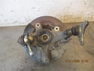 Gebruikte Fusee links-voor Isuzu D-Max (TFR/TFS) 1.9 DDI 4x4 Prijs op aanvraag aangeboden door Autohandel-Smet Gebroeders NV