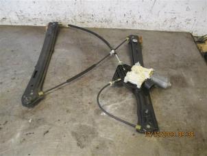 Gebruikte Motor electrisch raam BMW X6 (F16) xDrive30d 3.0 24V Prijs op aanvraag aangeboden door Autohandel-Smet Gebroeders NV