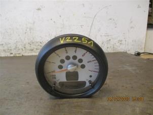 Gebruikte Toerenteller Mini Mini (R56) 1.6 Cooper D 16V Prijs op aanvraag aangeboden door Autohandel-Smet Gebroeders NV