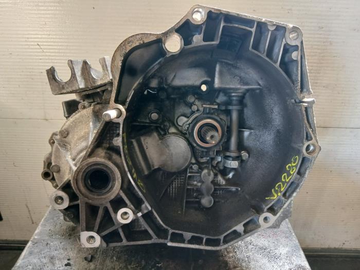 Gebruikte Versnellingsbak Fiat Fiorino (225) 1.3 D 16V Multijet Prijs op aanvraag aangeboden door Autohandel-Smet Gebroeders NV