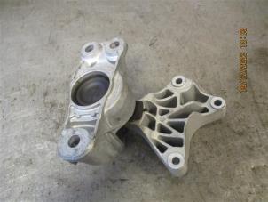 Gebruikte Motorsteun Nissan Micra (K14) 1.0 IG-T 100 Prijs op aanvraag aangeboden door Autohandel-Smet Gebroeders NV