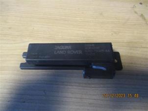 Gebruikte Antenne Landrover Discovery IV (LAS) 3.0 TD V6 24V Prijs op aanvraag aangeboden door Autohandel-Smet Gebroeders NV