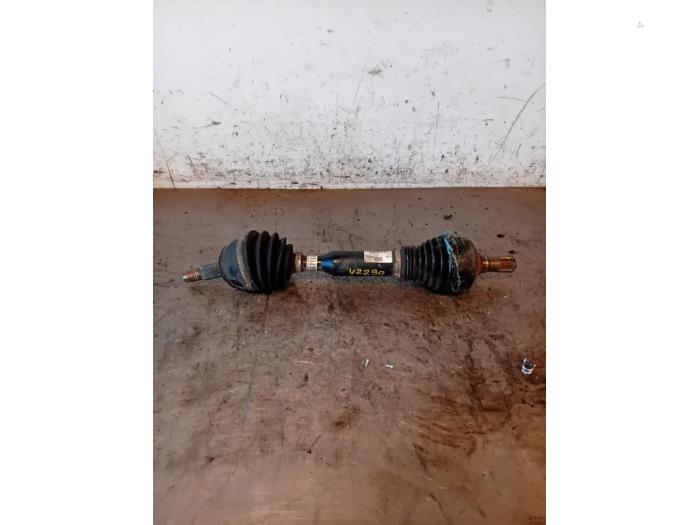 Gebruikte Steekas links-voor Jeep Cherokee (KL) 2.2 Multijet II 16V 4x4 Prijs op aanvraag aangeboden door Autohandel-Smet Gebroeders NV