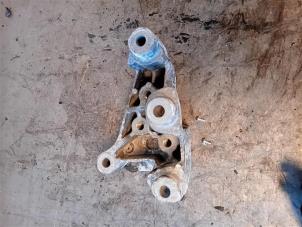 Gebruikte Motorsteun Jeep Cherokee (KL) 2.2 Multijet II 16V 4x4 Prijs op aanvraag aangeboden door Autohandel-Smet Gebroeders NV