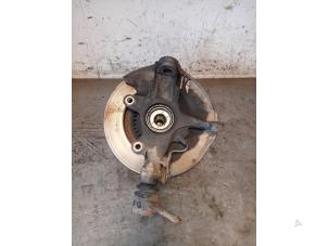 Gebruikte Fusee rechts-voor Isuzu D-Max (TFR/TFS) 2.5 D Twin Turbo 4x4 Prijs op aanvraag aangeboden door Autohandel-Smet Gebroeders NV