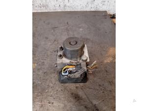 Gebruikte ABS Pomp Ford Transit 2.2 TDCi 16V RWD Prijs op aanvraag aangeboden door Autohandel-Smet Gebroeders NV